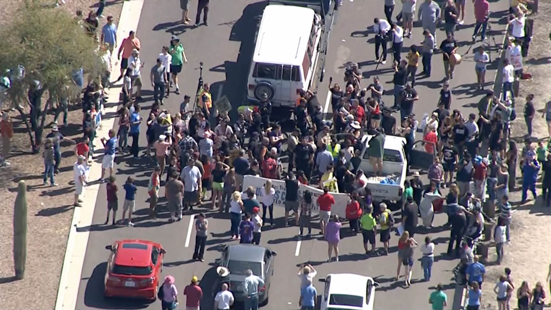 Traffic blocked to Trump rally by protesters in Arizona